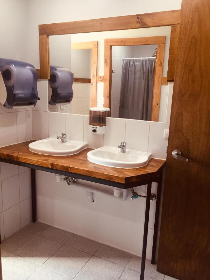 קויאיקה Hostal Esquina Patagonica מראה חיצוני תמונה