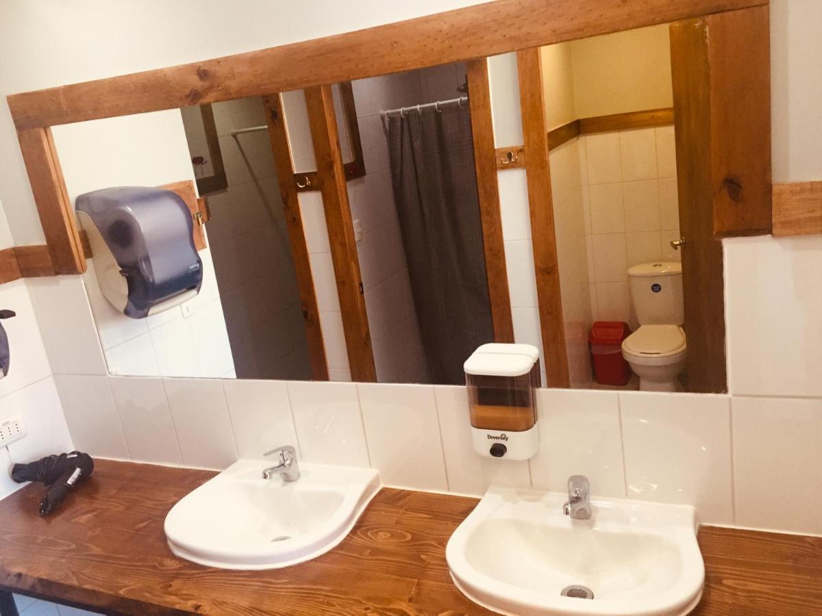 קויאיקה Hostal Esquina Patagonica מראה חיצוני תמונה