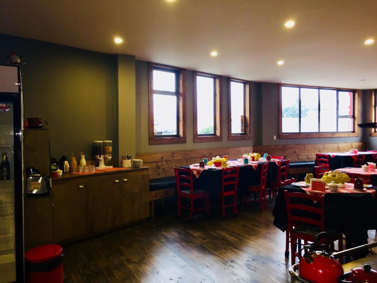 קויאיקה Hostal Esquina Patagonica מראה חיצוני תמונה