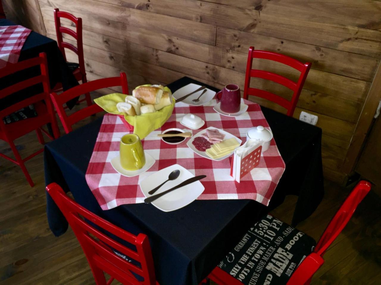 קויאיקה Hostal Esquina Patagonica מראה חיצוני תמונה
